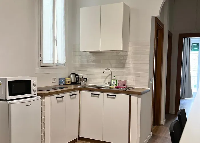 Lilia Charming Flat דירה *